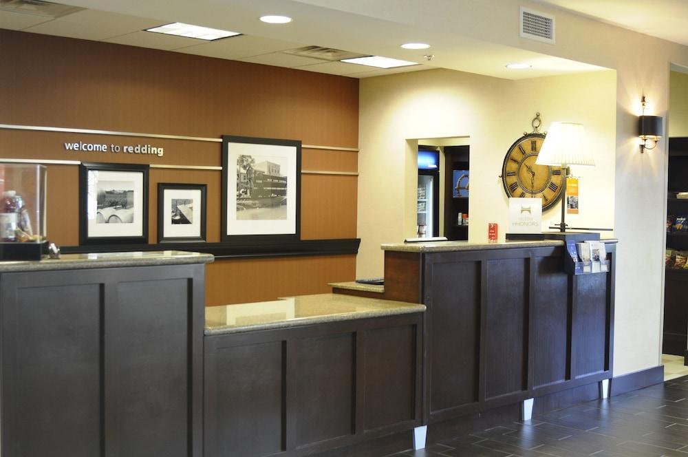 Hampton Inn & Suites Redding Eksteriør billede