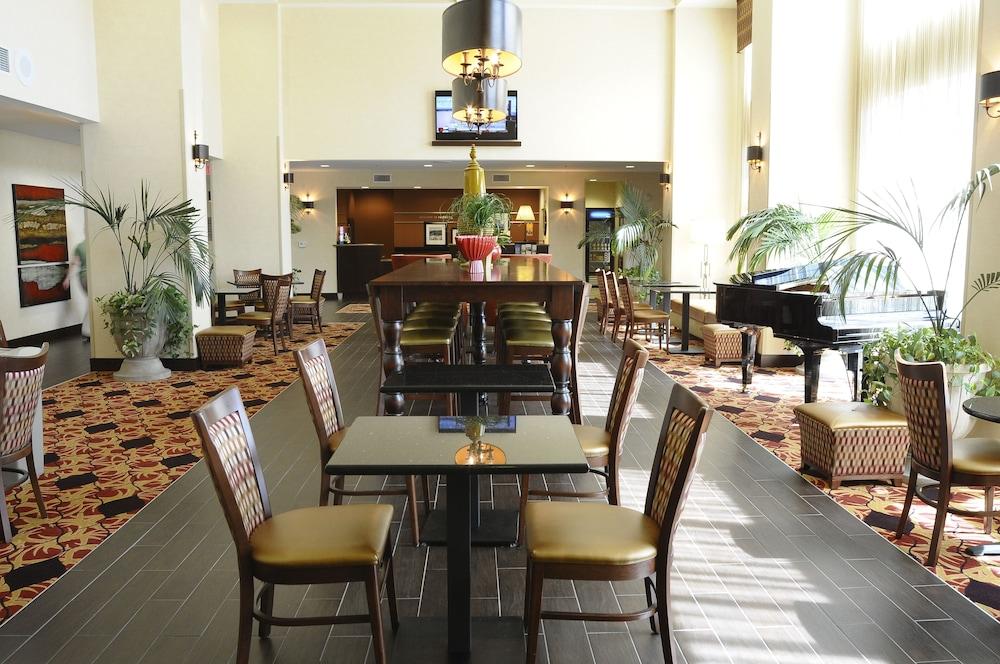 Hampton Inn & Suites Redding Eksteriør billede