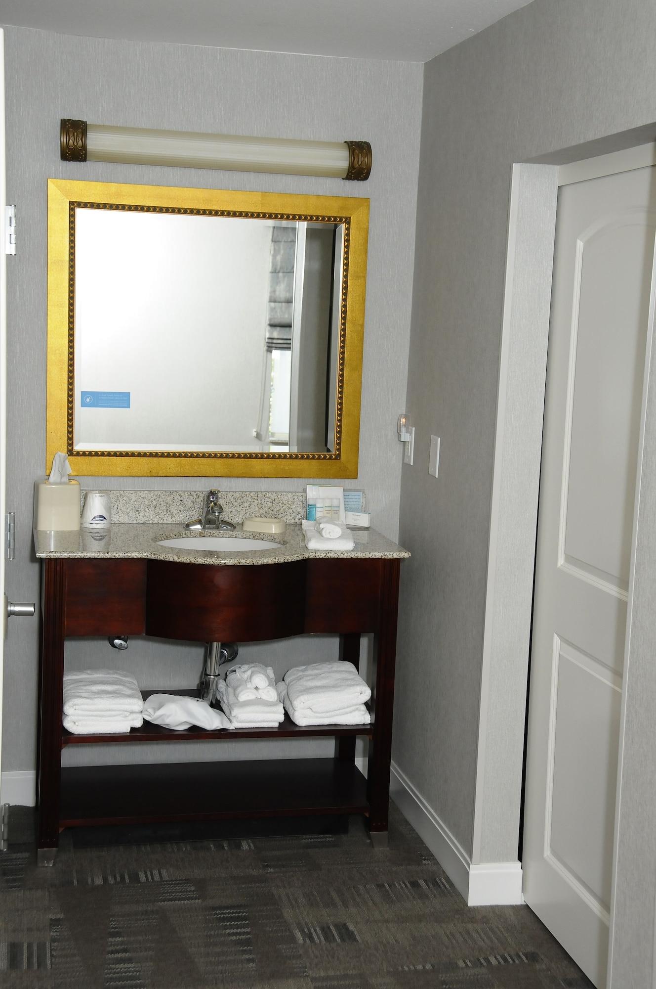 Hampton Inn & Suites Redding Eksteriør billede
