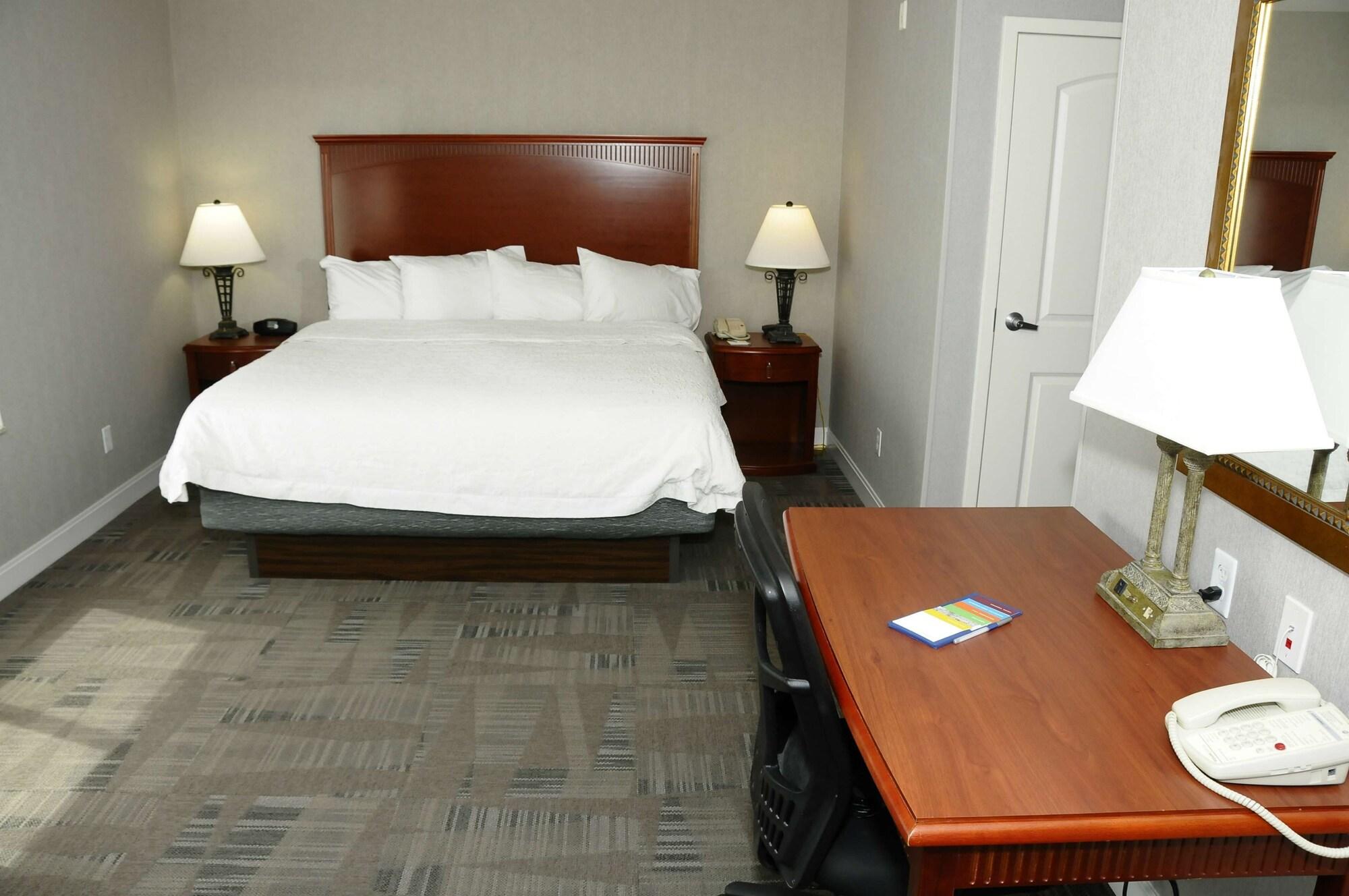 Hampton Inn & Suites Redding Eksteriør billede