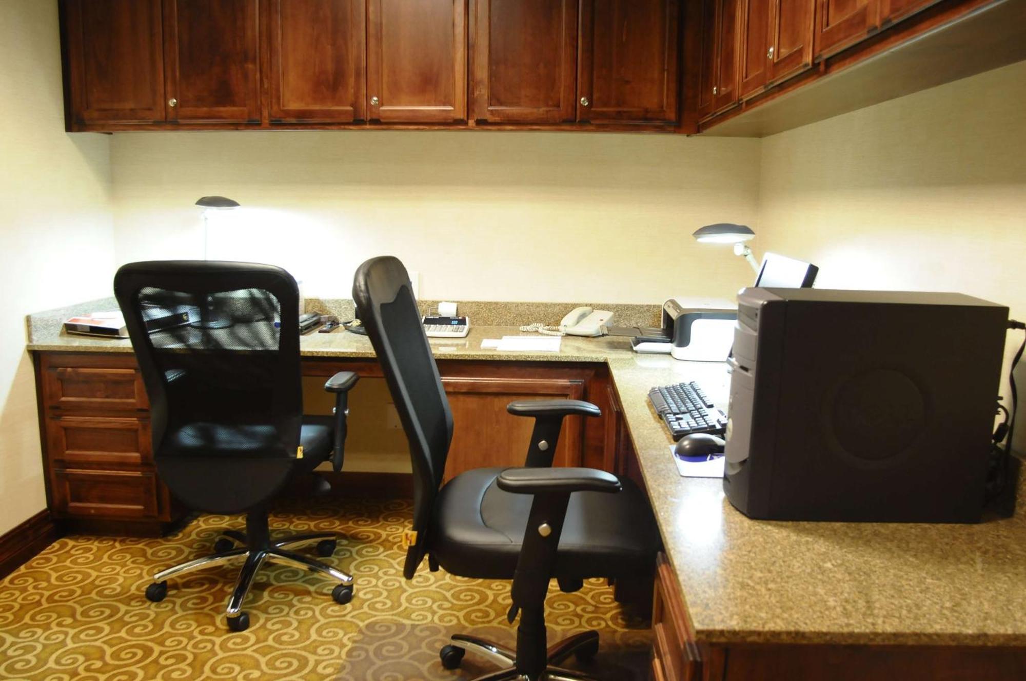 Hampton Inn & Suites Redding Eksteriør billede