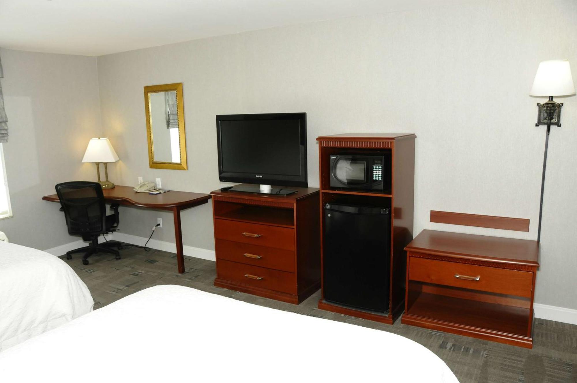 Hampton Inn & Suites Redding Eksteriør billede