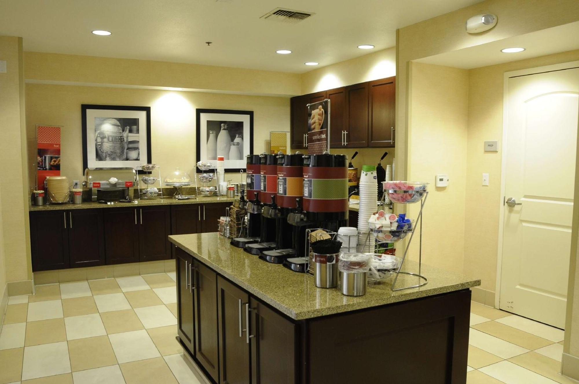 Hampton Inn & Suites Redding Eksteriør billede