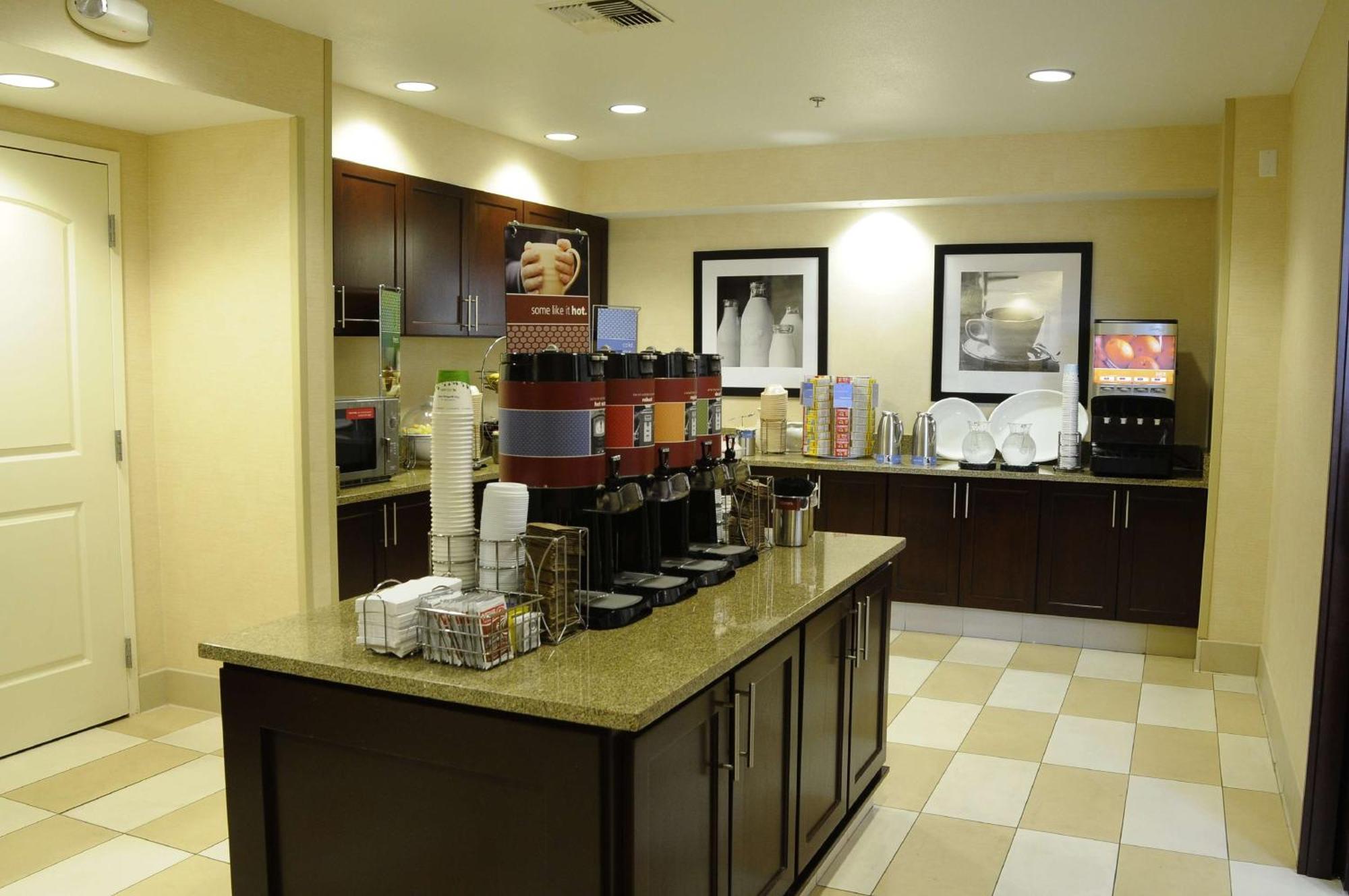 Hampton Inn & Suites Redding Eksteriør billede