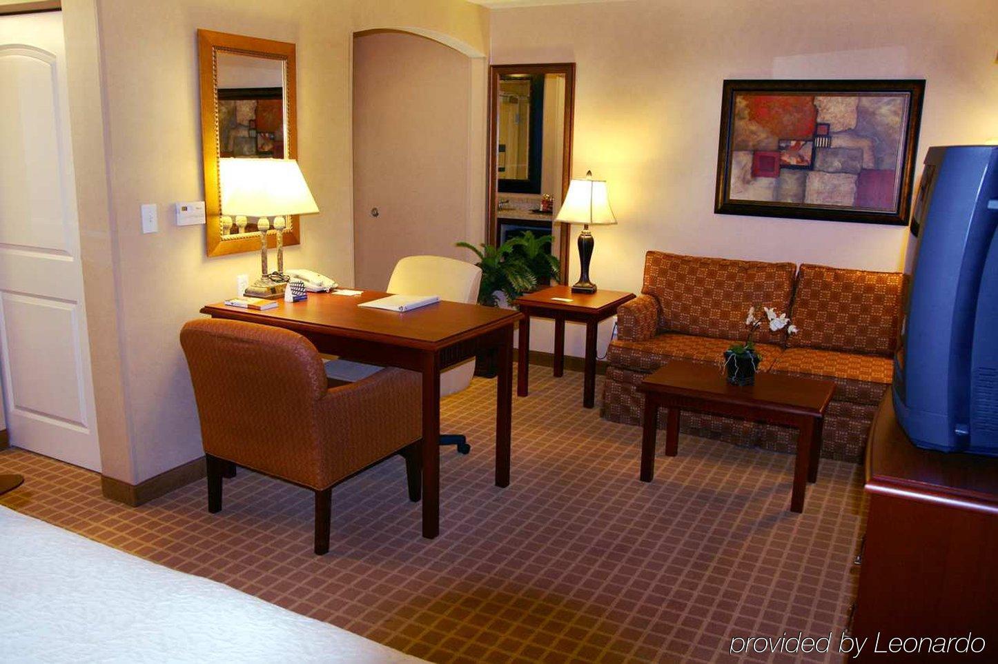 Hampton Inn & Suites Redding Værelse billede