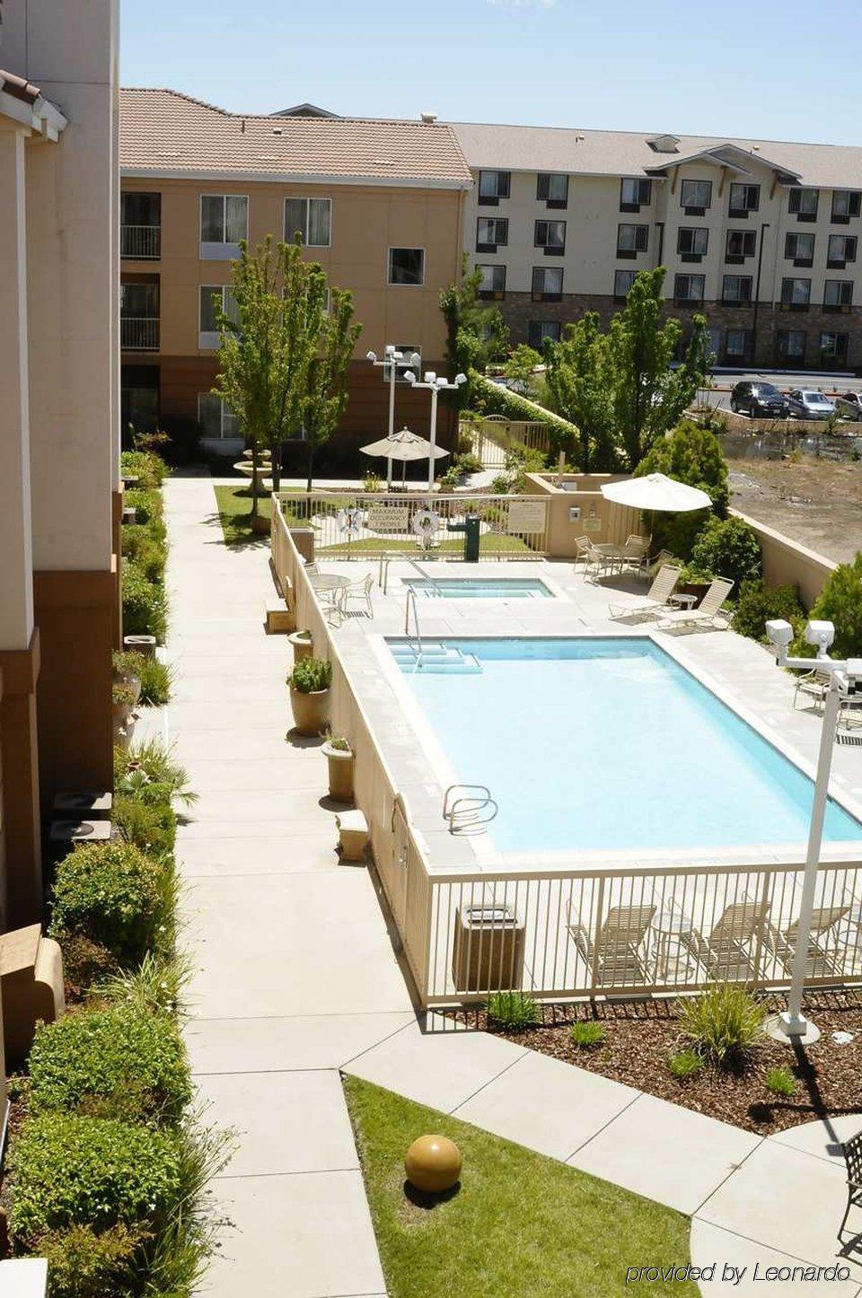 Hampton Inn & Suites Redding Eksteriør billede
