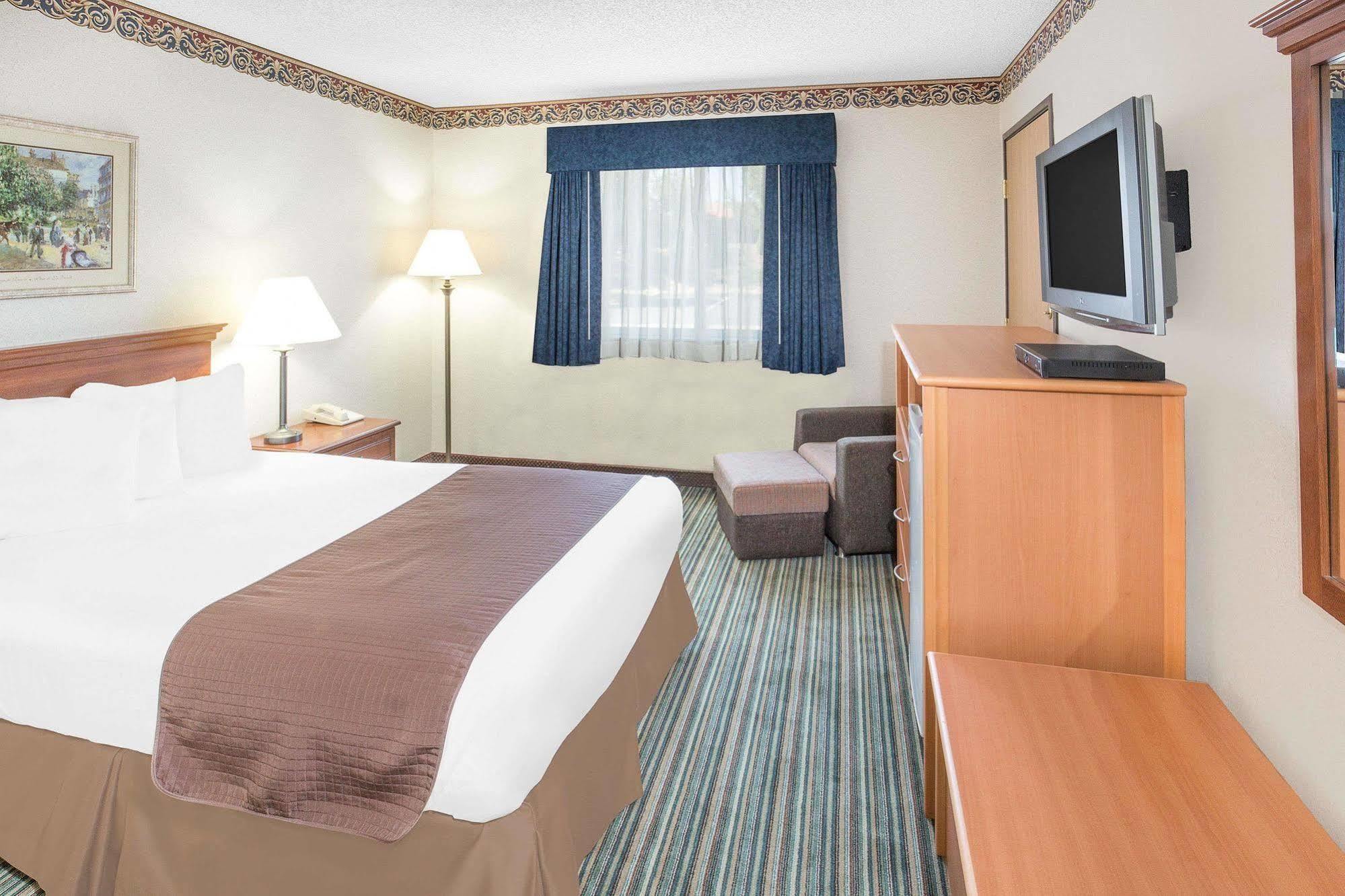 Hampton Inn & Suites Redding Eksteriør billede