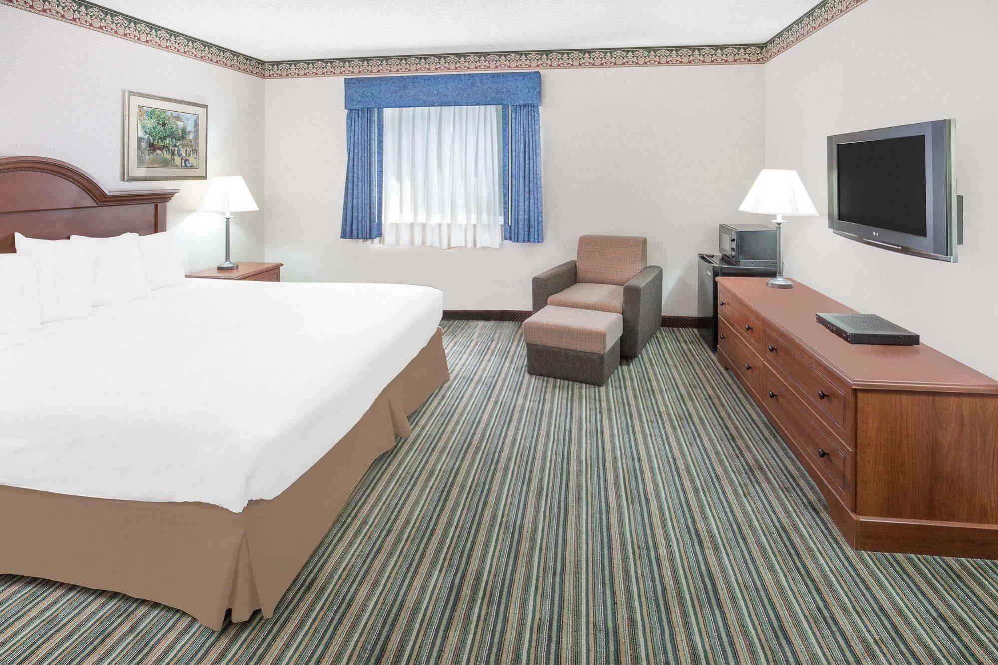 Hampton Inn & Suites Redding Eksteriør billede